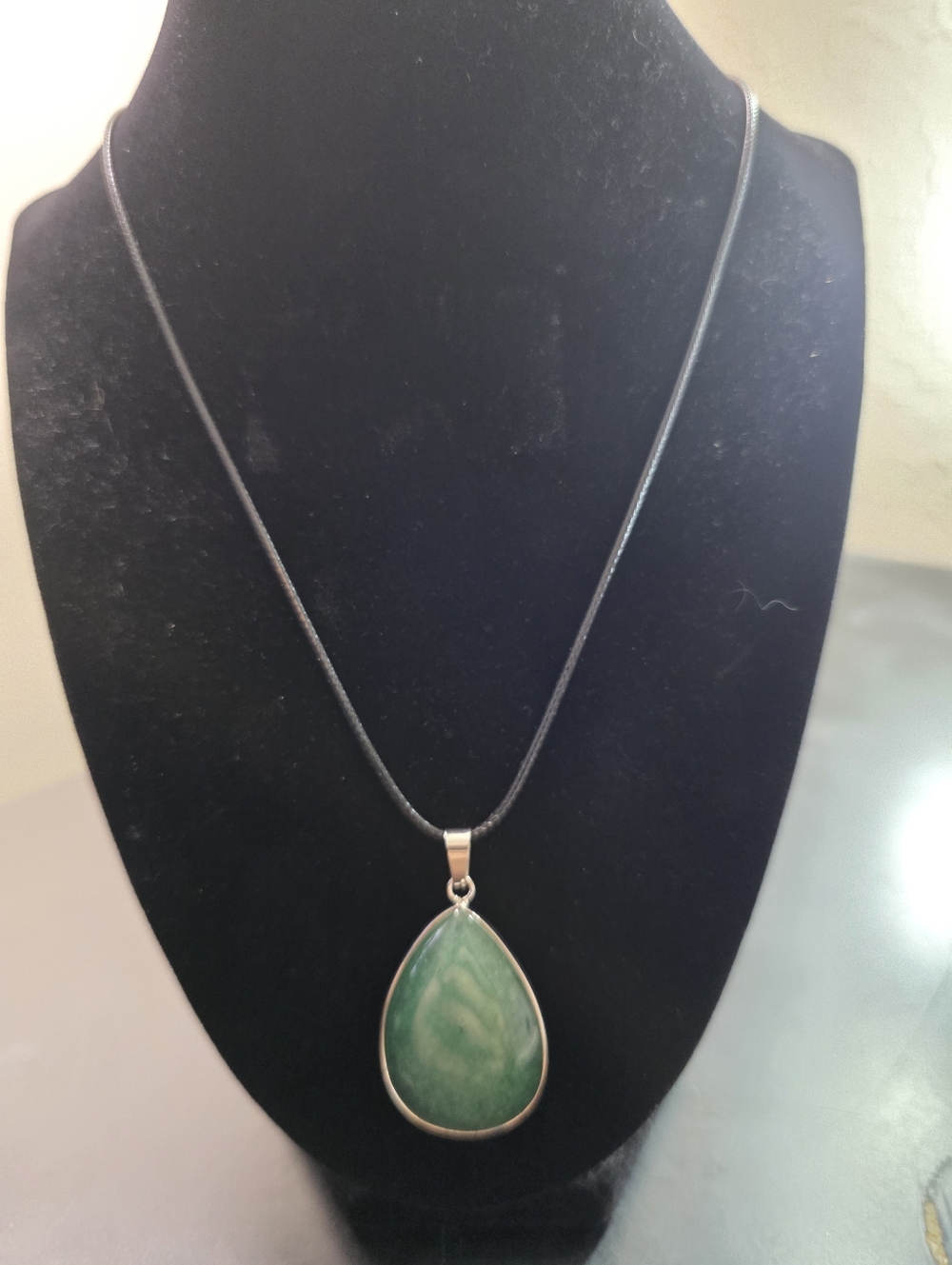 Green Teardrop Stone Pendant Necklace - Women Jewelry
